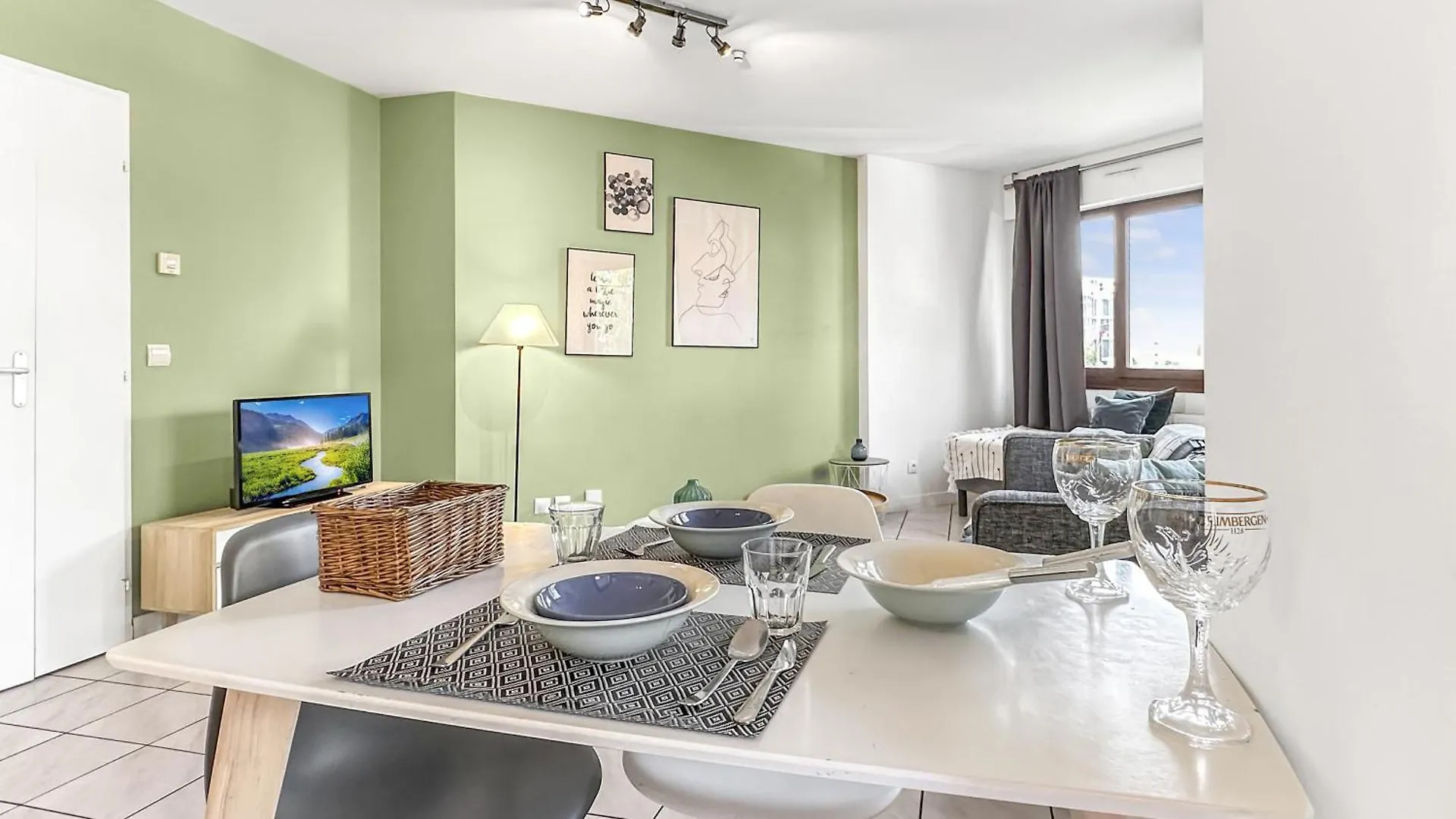 Homey Florissant - Proche Gare / Parking Gratuit / Balcon Prive / Wifi Gratuit Annemasse