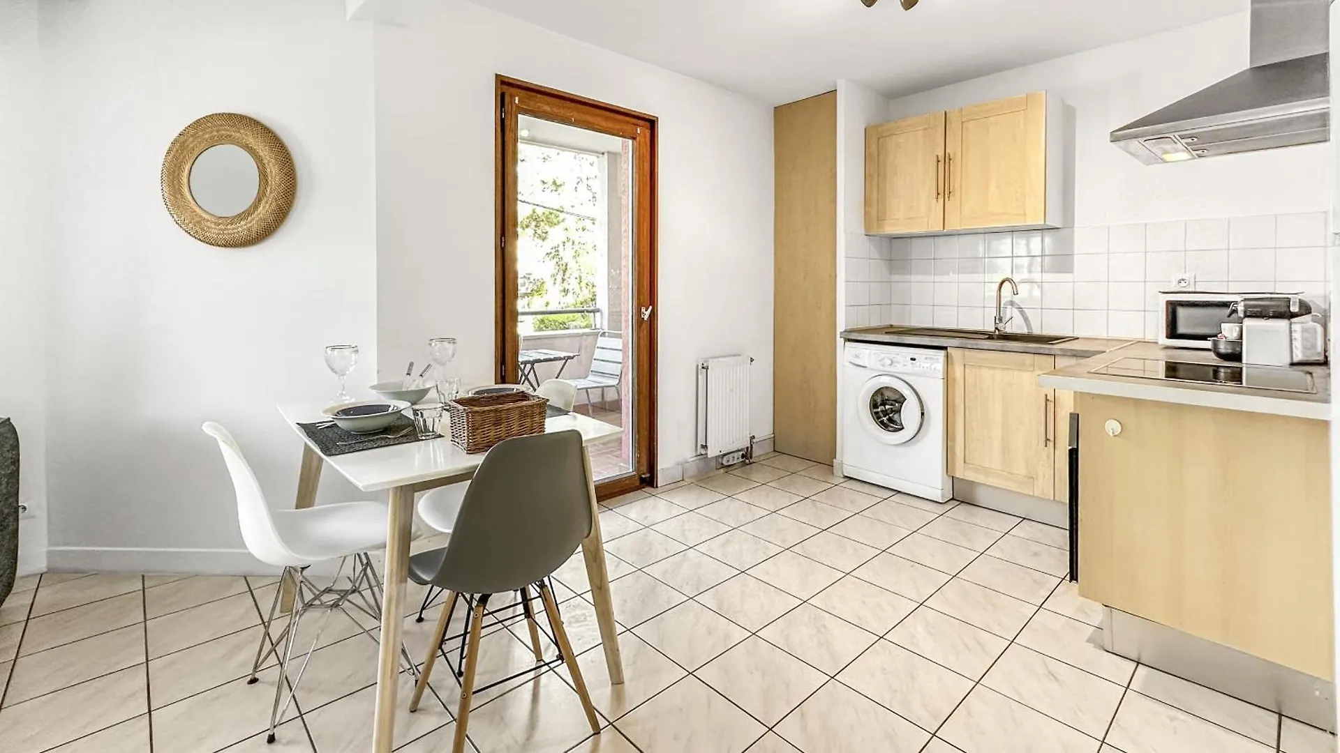 Homey Florissant - Proche Gare / Parking Gratuit / Balcon Prive / Wifi Gratuit Annemasse France