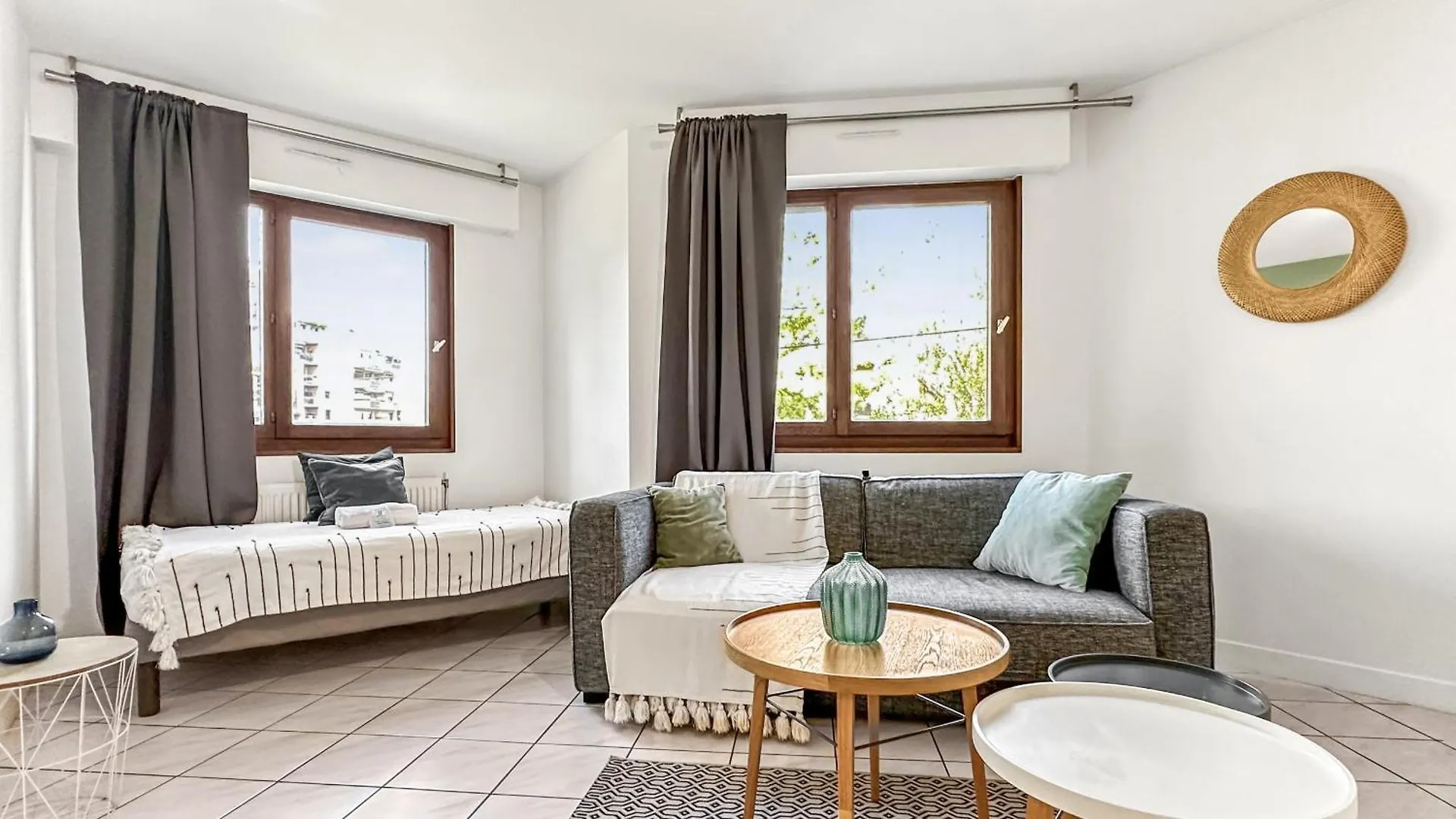 Homey Florissant - Proche Gare / Parking Gratuit / Balcon Prive / Wifi Gratuit Annemasse Apartment
